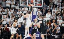 Tar�k Biberovic'ten iki kupa mesaj�