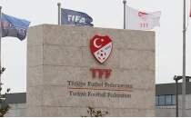 PFDK'dan 10 kul�be para cezas�!