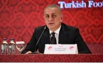 Hac�osmano�lu'ndan olay s�zler: 'Onlar� dinlemiyorum!'