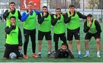 Bornova 1877'de teknik patron Otlak tak�ma g�veniyor