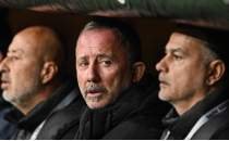 A Milli Futbol Tak�m�'n�n 48. teknik direkt�r� Sergen Yal��n