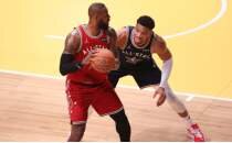 Giannis, LeBron James'i Heat'te g�rmek istiyor