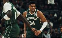 Giannis'ten sert ��k��: 'Tak�m arkada�lar�m bencil!'