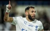 Benzema, Ronaldo'ya g�zda�� verdi!