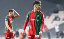 Fenerbah�e'nin yeni transferi Adem Ye�ilyurt �stanbul'a geldi