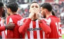 Rey Manaj duble yapt�; Sivasspor son anda y�k�ld�