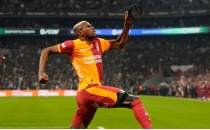 Victor Osimhen, rekor i�in sahaya ��k�yor