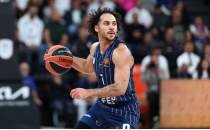 Anadolu Efes'e Shane Larkin'den k�t� haber!