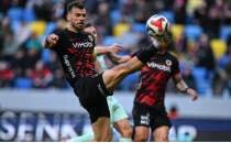 Gen�lerbirli�i, sahas�nda G�ztepe'yi a��rl�yor