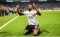 El Bilal Toure'den k�t� haber!