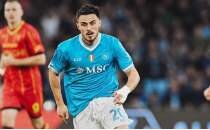 Napoli evinde geriden gelip kazand�