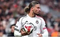 Be�ikta�'ta Taylan Bulut formay� unuttu!