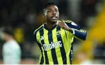 Anthony Musaba imzay� atmak �zere