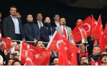 Tedesco'dan ayakta alk��lanacak hareket