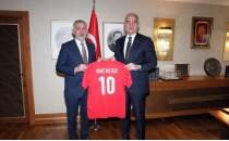TFF Ba�kan� Hac�osmano�lu, Mehmet Nuri Ersoy'u ziyaret etti
