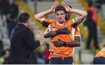 Galatasaray'�n forvet listesindeki y�ld�za Be�ikta� kancas�