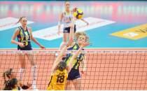 Fenerbah�eli Agnieszka Korneluk voleybolu b�rakt�!