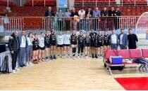 Turgutlu Belediye, Yalova VIP'� ma�lup ederek yar� finalde!