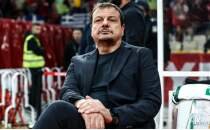 Panathinaikos, Olympiakos'u yenerek seriyi 2-2 yapt�