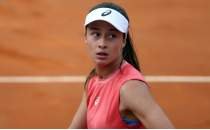 Zeynep S�nmez'den Japonya'da geri d�n��!