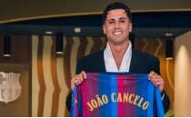 Barcelona, Joao Cancelo'nun tapusunu ald�