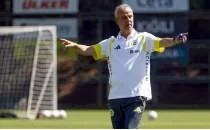 Fenerbah�e'de �smail Kartal'dan fla� toplant�!