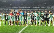 Konya'da Filistin'e dev destek: Trib�nler bayraklarla donat�ld�