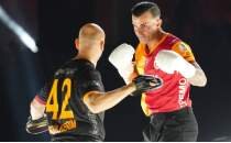 Galatasaray'da futbolculara kick boks yasa��!