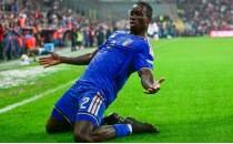 Galatasaray'�n sa� bek plan�: Singo giderse Kayode