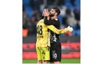 Fenerbah�e ve Galatasaray'da ortak hedef: �mit Akda�