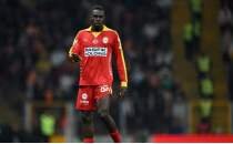 Singo, Galatasaray'dan ayr�lmak istemiyor
