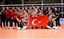 17 Ya� Alt� Kad�n Voleybol Tak�m�m�z, d�nya ikincisi oldu!