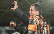 �ngiltere'de g�ndem Acun Il�cal�!