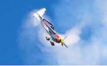 Red Bull sporcusu Costa, tren �zerinde �ov yapt�