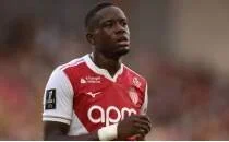 Galatasaray'da transfer i�in kritik rapor: Yener �nce