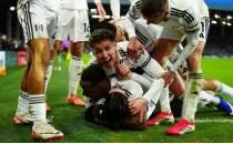 Fulham, Brighton'� son dakikalarda y�kt�!