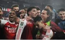 Arsenal, �ngiltere Lig Kupas�'nda ilk finalist!