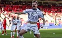 Fisnik Asllani'nin Leipzig'e transferi son anda iptal oldu!