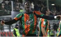 Be�ikta�'a Doumbia'dan k�t� haber: Transfer s�reci zora girdi