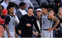 NBA'de Spurs, Bat� Konferans� finaline y�kseldi