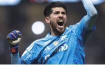 Be�ikta�'ta kaleye yeni aday: Agustin Rossi