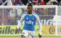 Crystal Palace'tan Zaha'ya bir y�ll�k s�zle�me