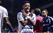 Be�ikta�'ta tutunamad�, Cruzeiro'da ��k��a ge�ti: Arroyo