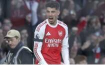 Arsenal, �ampiyonlu�a ko�uyor!