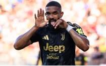 Juventus 3 puanla ba�lad�