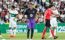 Barcelona, sezona �ok farkl� ba�lad�
