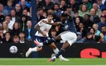 Newcastle, Tottenham'� eli bo� g�nderdi