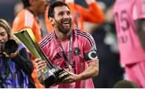 Lionel Messi'den bir rekor daha: 48 kupaya ula�t�