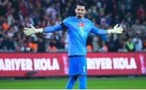 U�urcan �ak�r, Fransa ma��nda k�rm�z� kart g�rd�