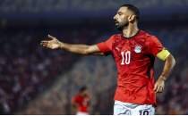 Salah i�in fla� iddia: 'O�lu i�in vir�sten ka�t�' 